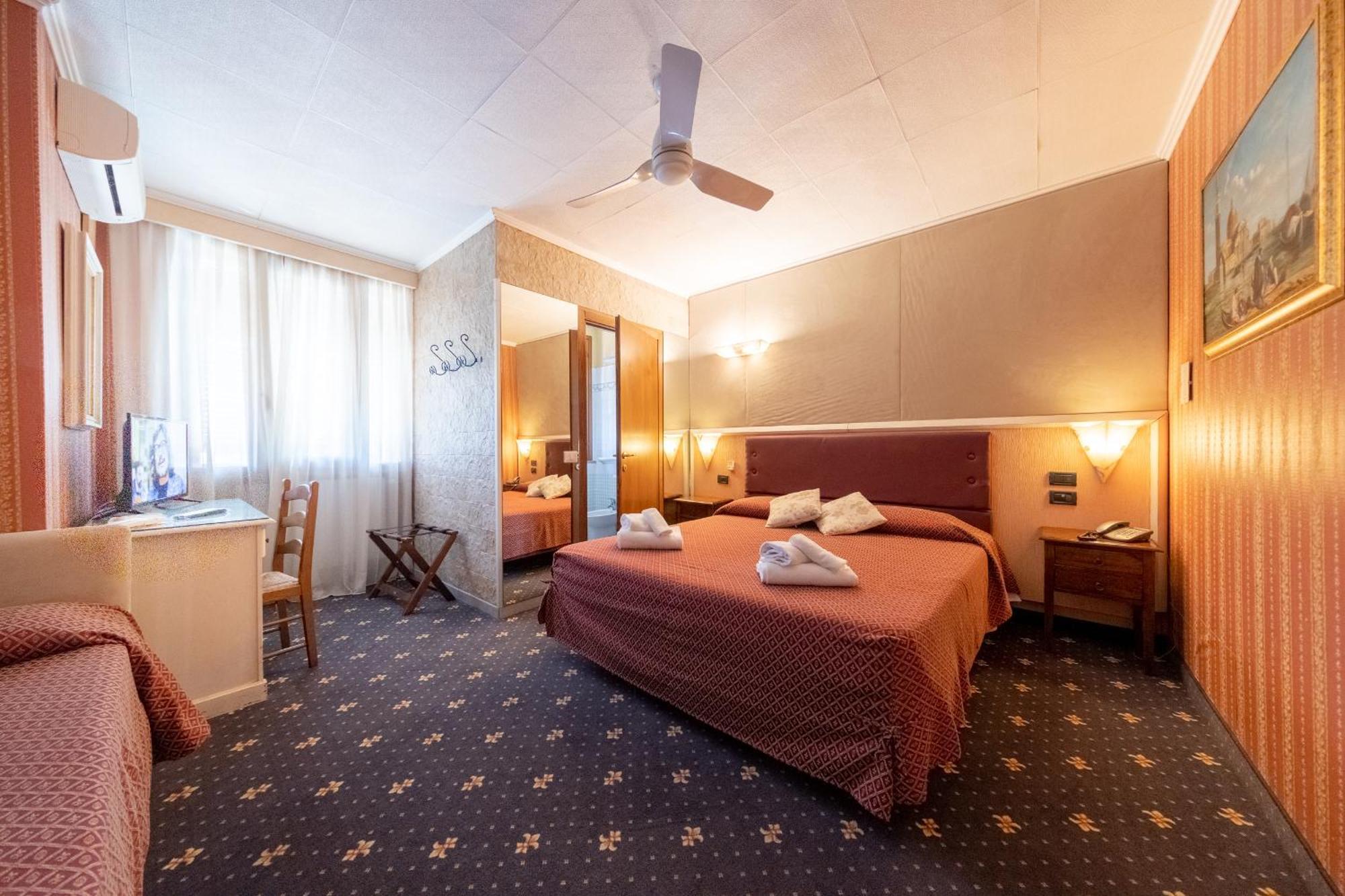 Holiday Rooms Antica Badia Вольтерра Экстерьер фото