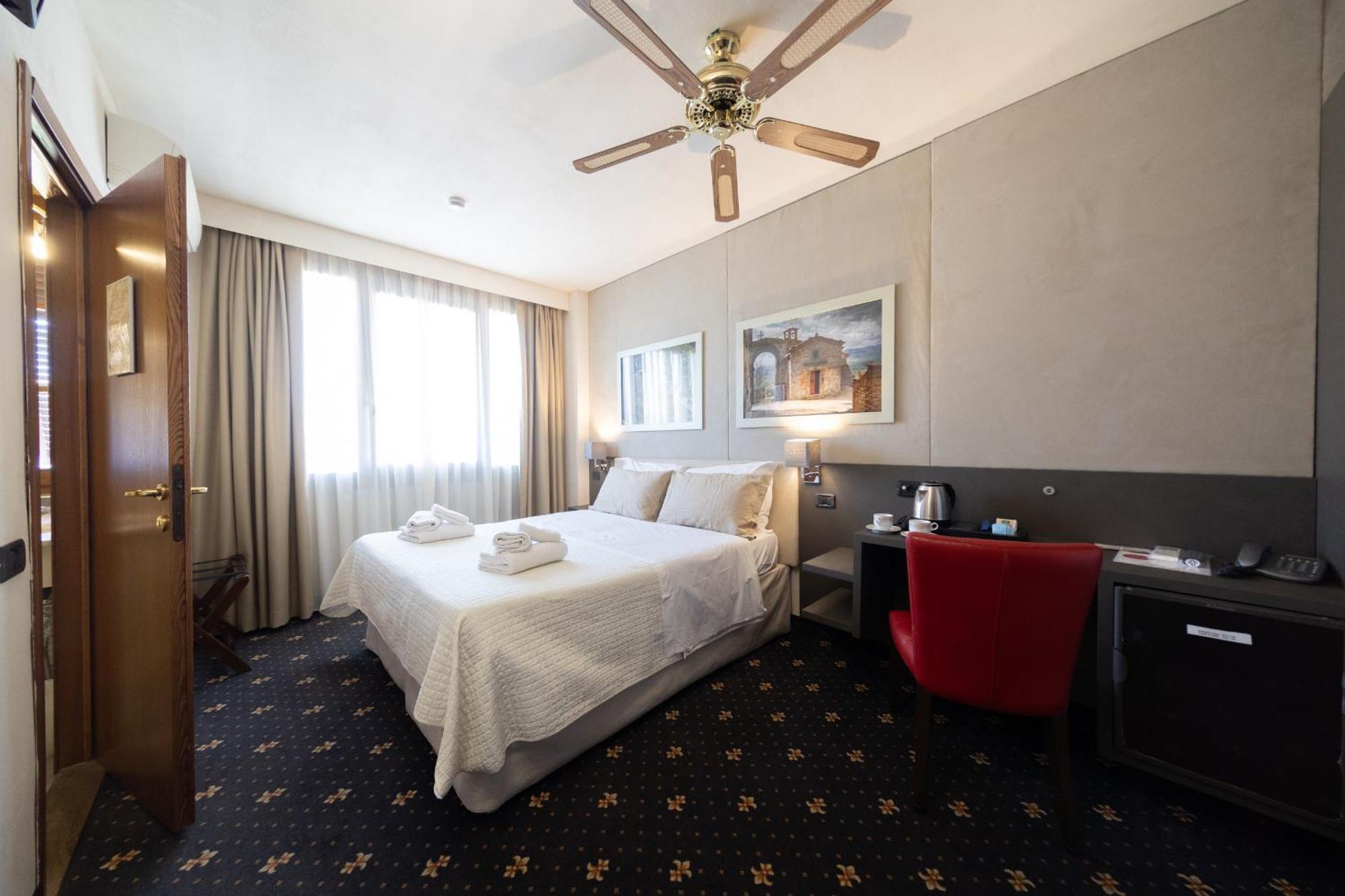 Holiday Rooms Antica Badia Вольтерра Экстерьер фото
