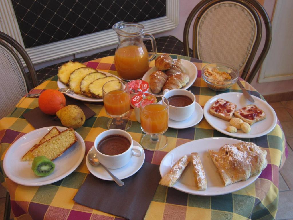 Holiday Rooms Antica Badia Вольтерра Экстерьер фото